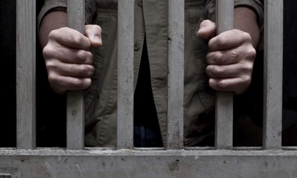 ΗΠΑ: Παραγωγός πορνό καταδικάστηκε σε 20 χρόνια φυλάκιση για αποπλάνηση